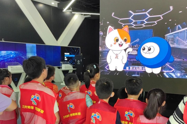 VR量子计算机拼装体验图